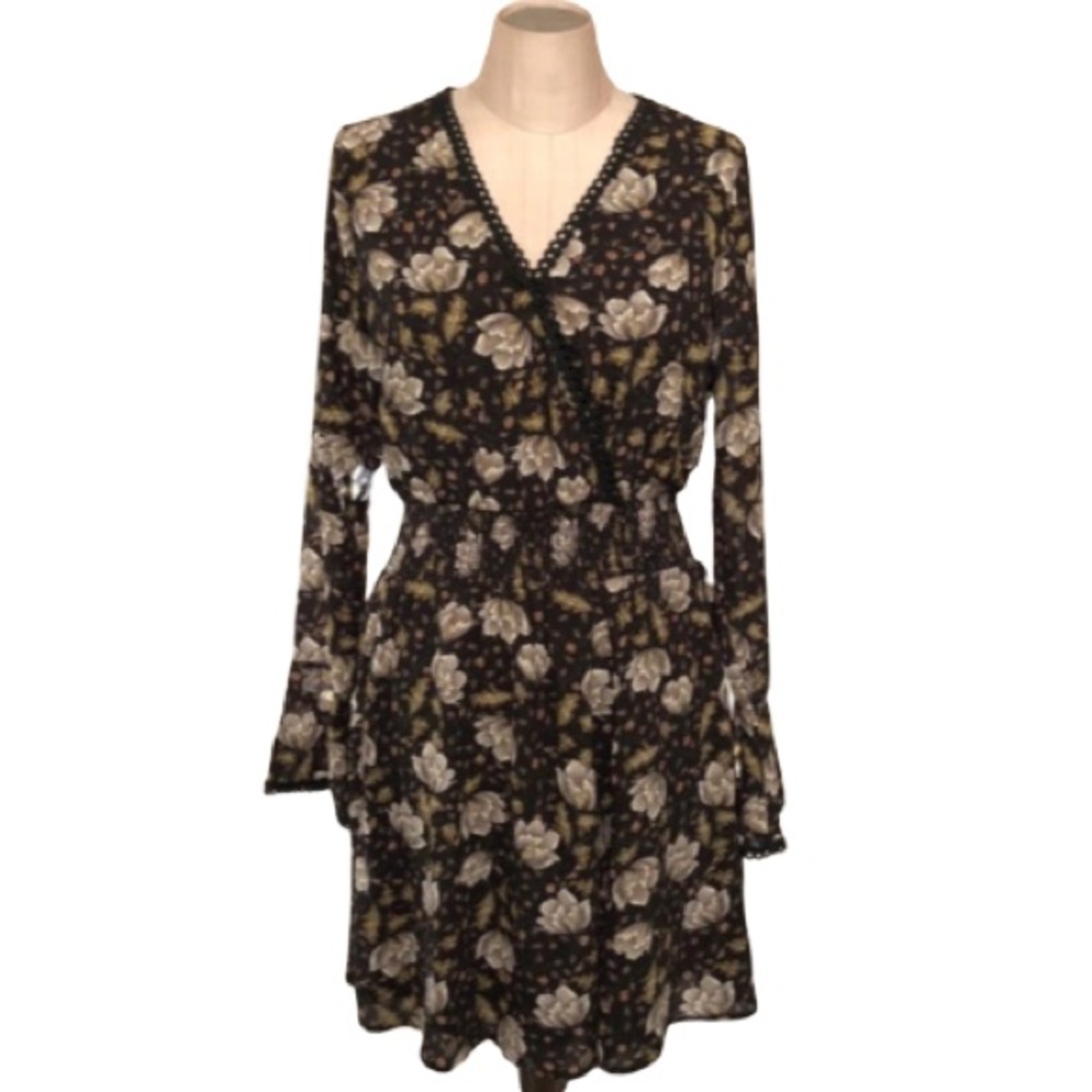 Doe & Rae Floral Distinctive Determination Dress - Picture 4 of 5